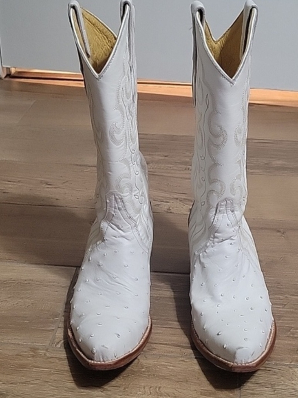 White Embroidered Western Cowboy Boots